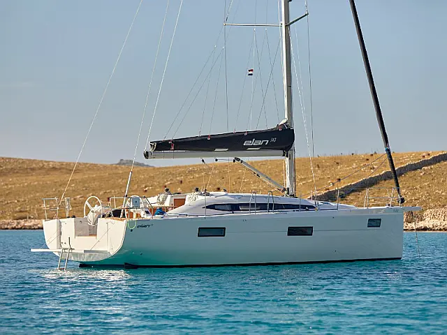 Elan Impression 45 - External image